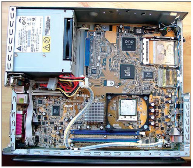 Материнская плата для Asus Pundit сочетает компактные габриты и совместимость со стандартными комплектующими