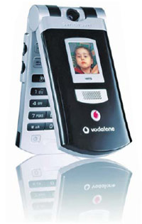 Sony Ericsson V800     GSM 900/1800/1900,   WCDMA