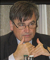  :            .  -   ,   ,    