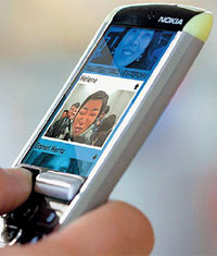 Основная цель нового проекта состоит в объединении нескольких модификаций Symbian,которые широко используются у различных вендоров, но имеют весьма слабую совместимость