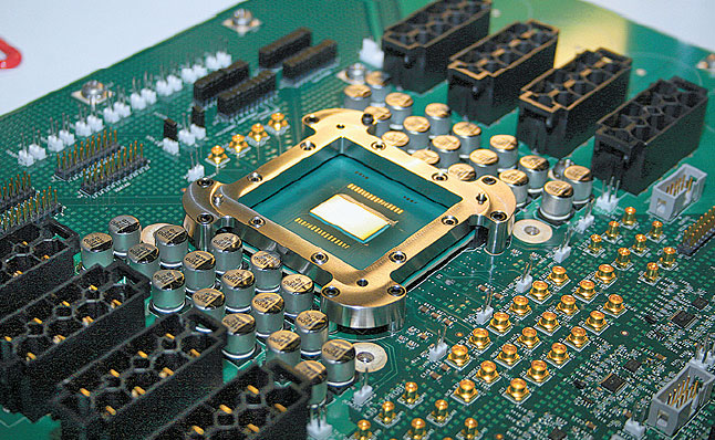 Некоторые функции 80-ядерного процессора Intel начнут появляться в массовых продуктах через два года