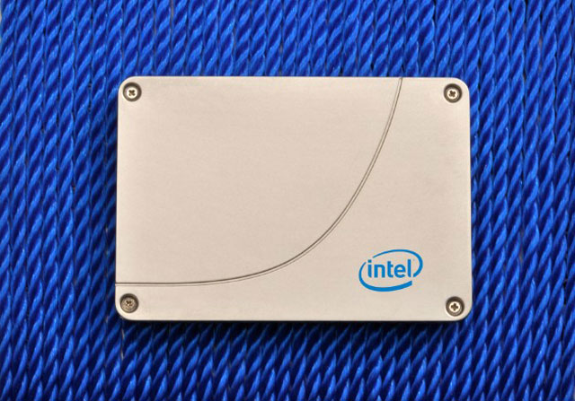 ������������� ���� Intel SSD 520 ������������ ��� �������� � ���������� ��