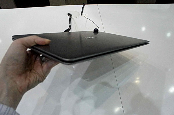 ��������� S3 � ��� ����� �������� Acer �� ������� Macbook Air �� Apple. 