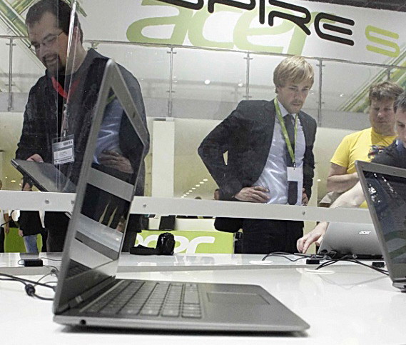 ������� ���������� ����� 0,51 �����, ��� ������, ��� 13-�������� Macbook Air (0,67 �����). 